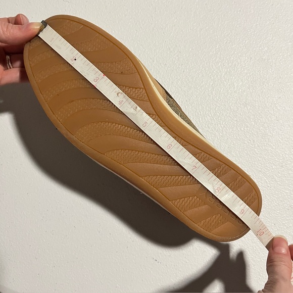 ⛵️BNIB🚣♂️ Sperry Boat shoes size 4Y Wide - Picture 6 of 7